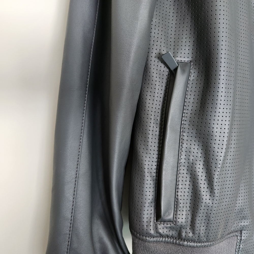 Leather jacket - Picture 3 of 4